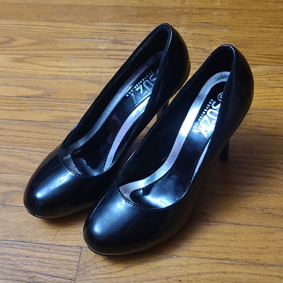 Suzy Shier Size 10 Heels - Picture 1 of 3